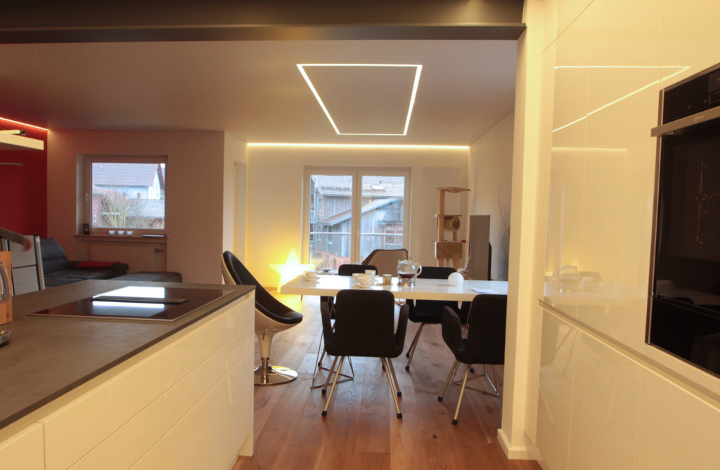 Spanndecken matt mit LULED Lichtkanal